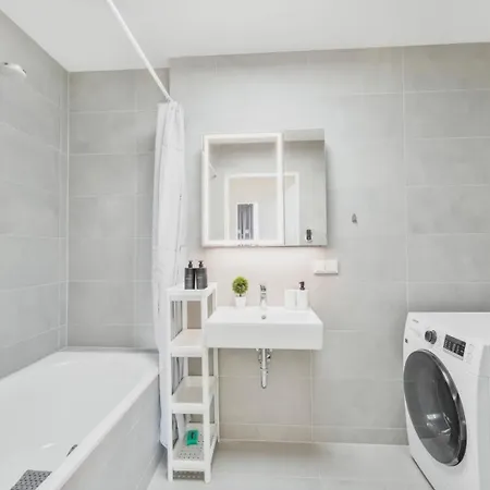 Luxury Penthouse I Rooftop Pool I Self Check-In Vienna Esterno foto