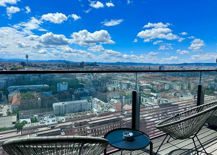 Luxury Penthouse I Rooftop Pool I Self Check-In