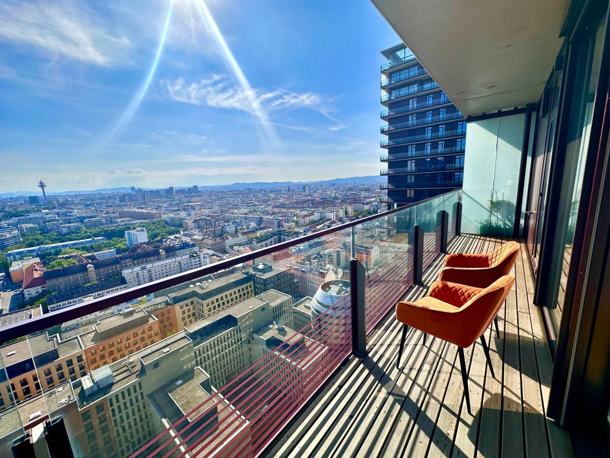 Luxury Penthouse I Rooftop Pool I Self Check-in Appartement