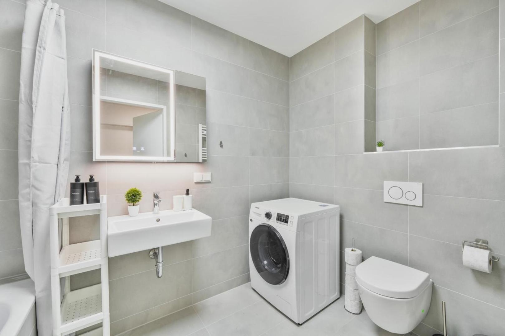 Luxury Penthouse I Rooftop Pool I Self Check-in Wenen
