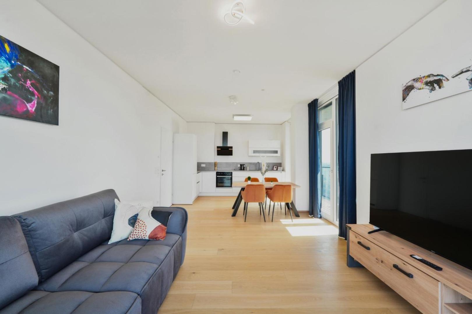 Luxury Penthouse I Rooftop Pool I Self Check-in * Wenen